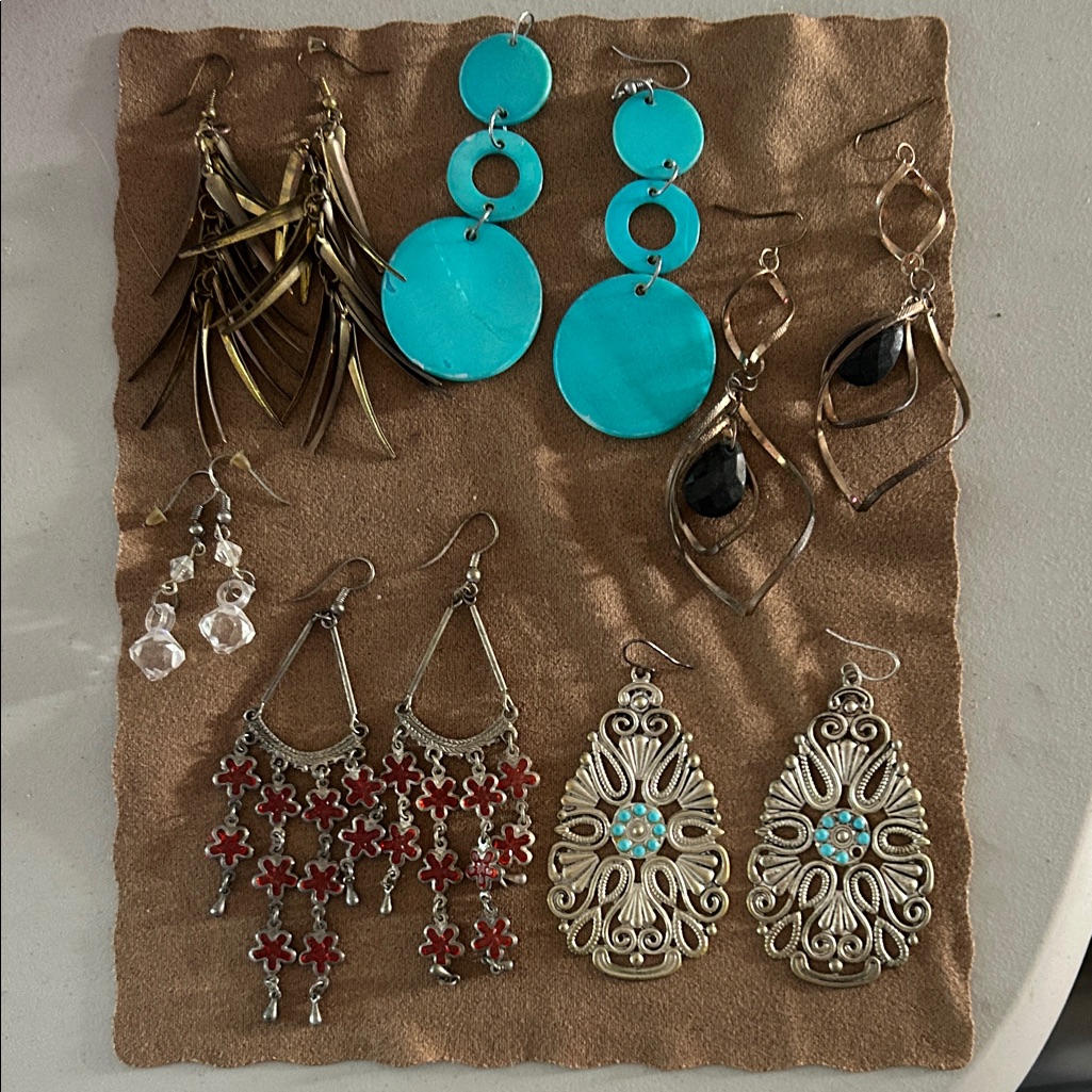Costume Earrings 6 Pairs 20$